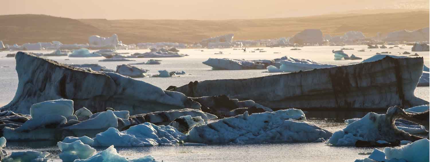 view-of-melting-down-glacier-due-to-global-PLW3MLF