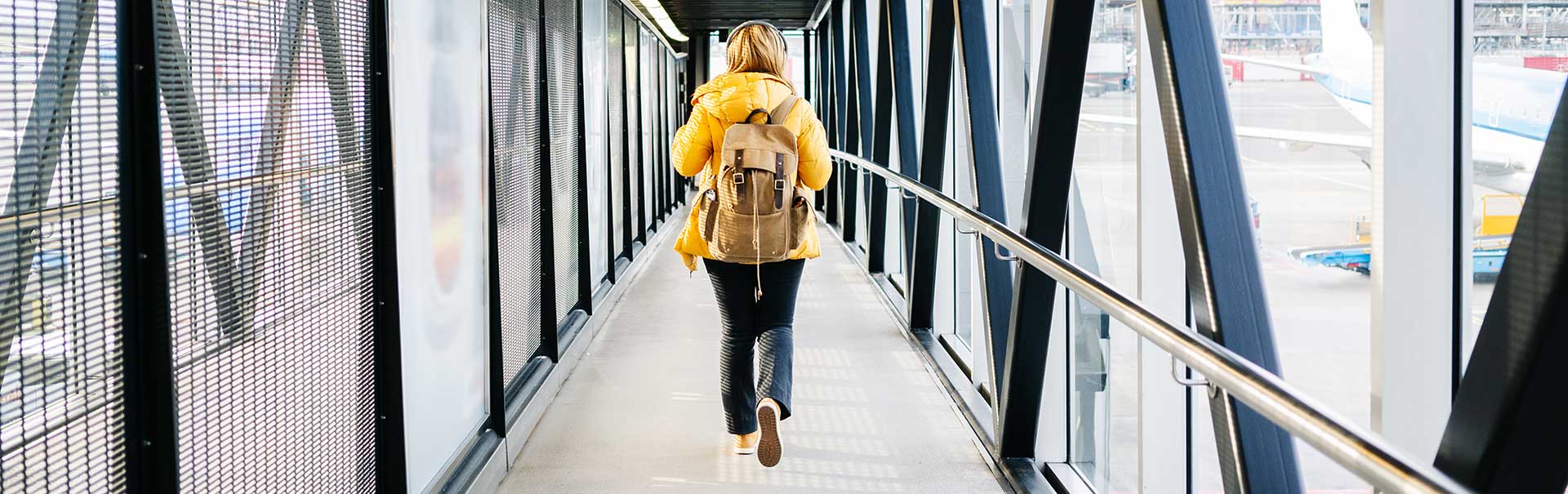 air-travel-girl
